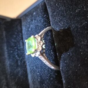 EUC Peridot Silver Filigree Size 9 Ring